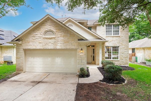 Attached, Exterior, Facade, Brick Traditional