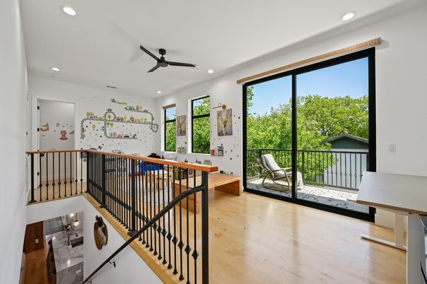 Interior, Recessed Lighting, Wood Texture Flooring