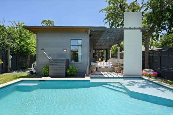 Exterior, Pool