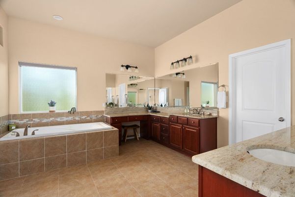 Bathroom, Dual Sink Vanities, Interior, Recessed Lighting