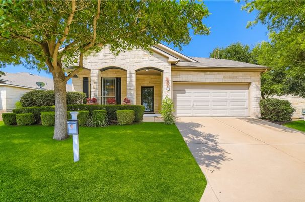Attached, Exterior, Facade, Ranch