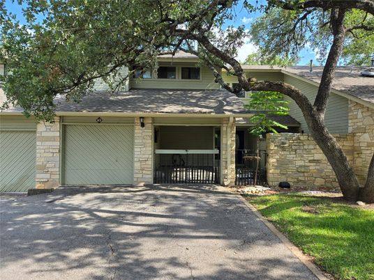 Attached, Exterior, Facade, Ranch