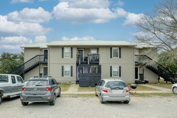 Exterior, Facade, Rowhouse