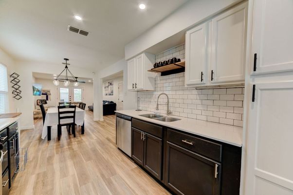 Dining room, Interior, Kitchen, Pendant Lights, Recessed Lighting, Wood Texture Flooring