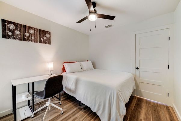 Bedroom, Home Office, Interior, Wood Texture Flooring