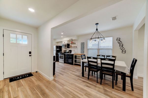 Dining room, Interior, Kitchen, Pendant Lights, Recessed Lighting, Wood Texture Flooring