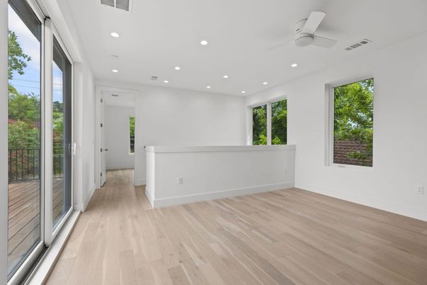 Empty room, Interior, Recessed Lighting, Wood Texture Flooring