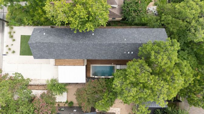 Exterior, Drone