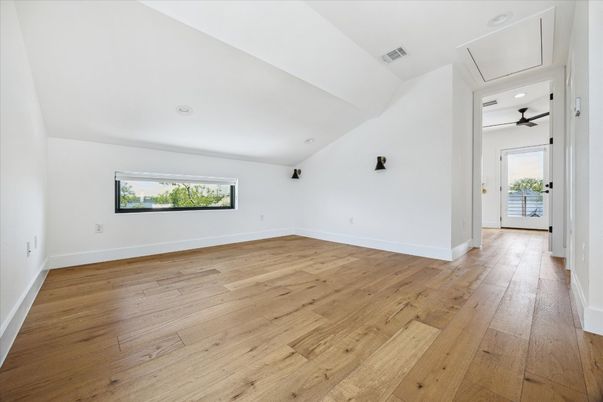 Empty room, Interior, Recessed Lighting, Wood Texture Flooring