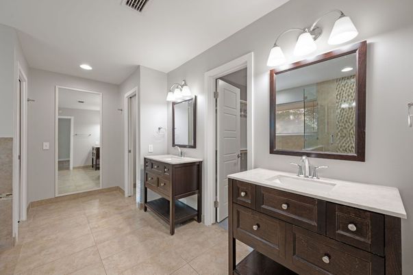 Bathroom, Dual Sink Vanities, Interior, Recessed Lighting