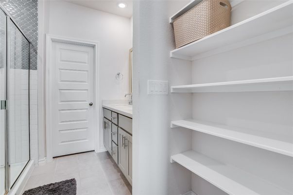 Bathroom, Dual Sink Vanities, Interior, Recessed Lighting