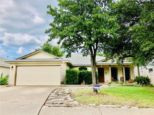 Attached, Exterior, Facade, Ranch