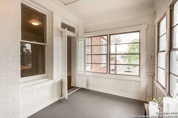 Empty room, Interior, Sun Room