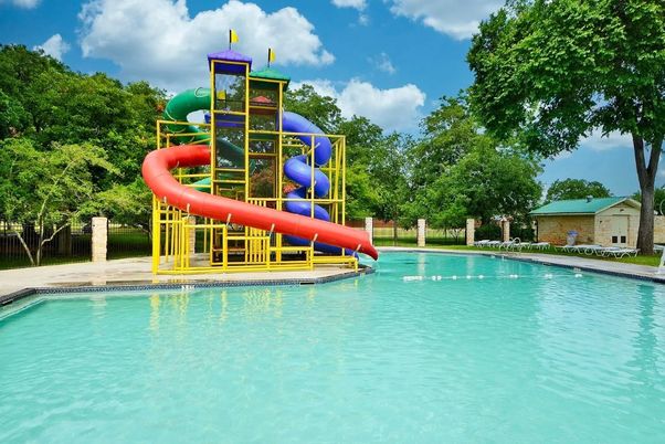 Exterior, Playground, Pool