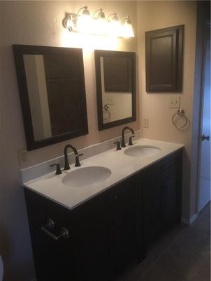 Bathroom, Dual Sink Vanities, Interior