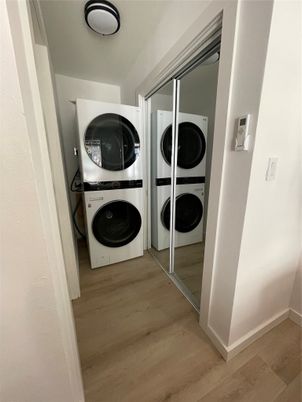 Interior, Utility Closets, Washer, Wood Texture Flooring