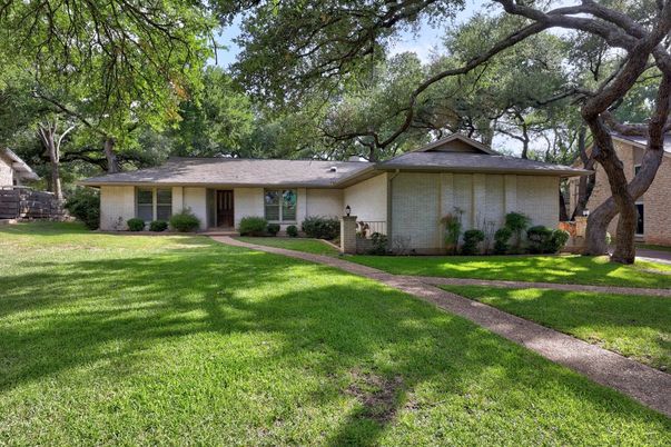 Backyard, Exterior, Facade, Ranch