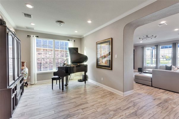 Interior, Living room, Piano, Recessed Lighting, Wood Texture Flooring