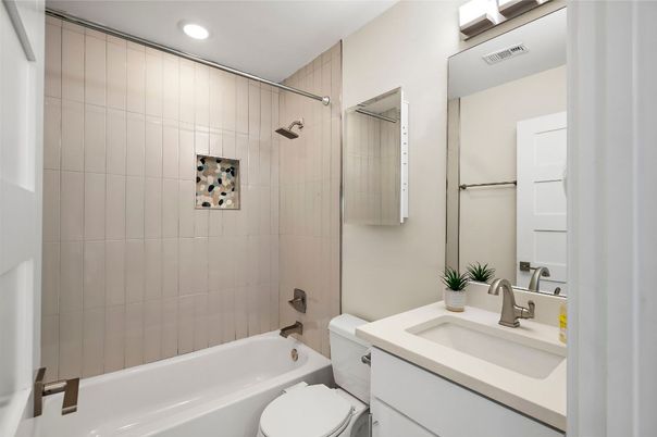 Bathroom, Interior, Recessed Lighting