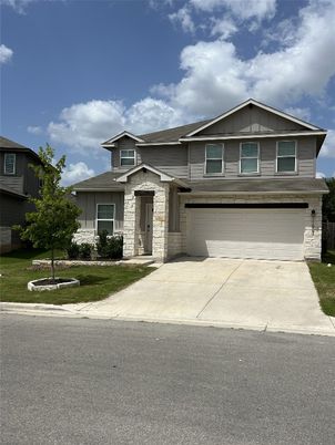 Attached, Exterior, Facade, American Craftsman