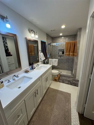 Bathroom, Dual Sink Vanities, Interior, Recessed Lighting
