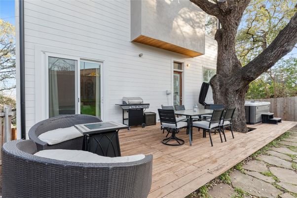 Exterior, Hot Tub