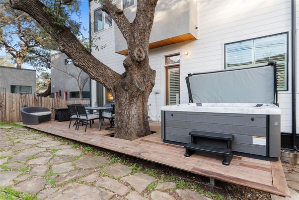 Exterior, Hot Tub