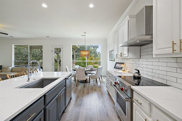 Dining room, Interior, Kitchen, Pendant Lights, Recessed Lighting, Wood Texture Flooring