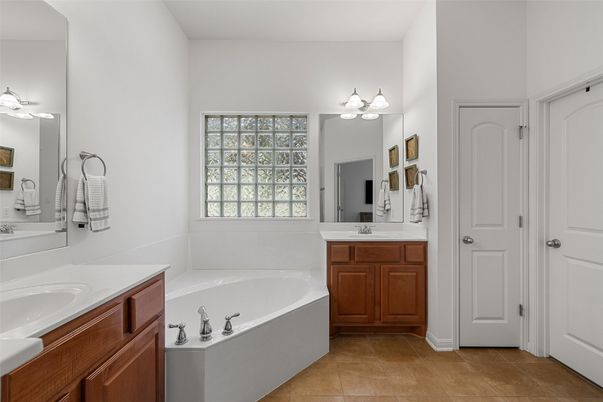 Bathroom, Dual Sink Vanities, Interior