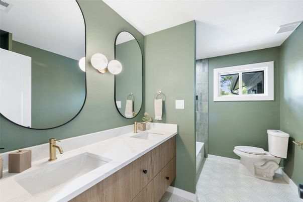 Bathroom, Dual Sink Vanities, Interior