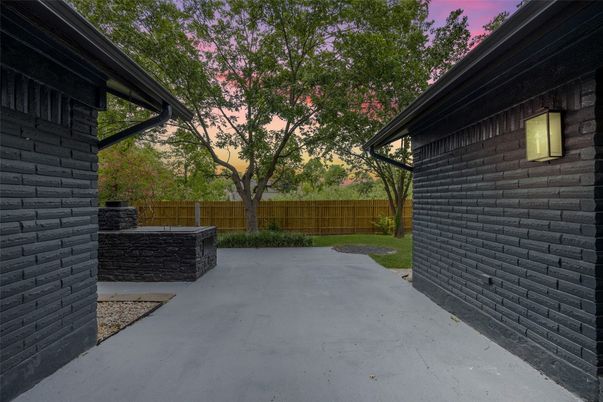 Backyard, Exterior