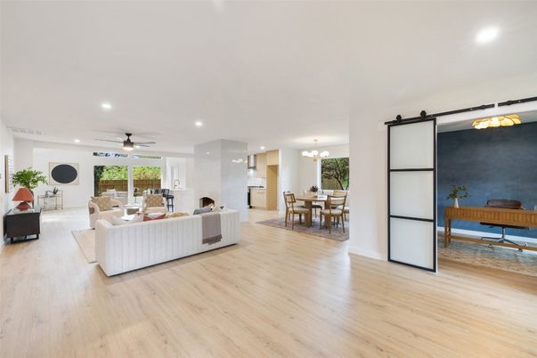 Chandelier, Dining room, Interior, Living room, Recessed Lighting, Wood Texture Flooring