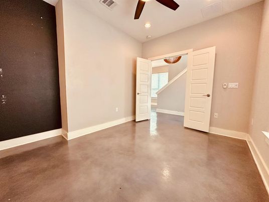 Empty room, Interior, Recessed Lighting