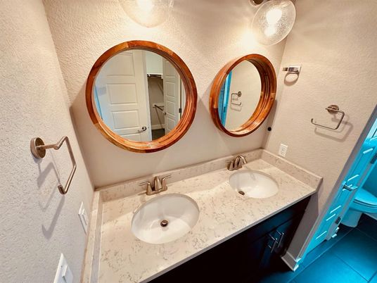 Bathroom, Dual Sink Vanities, Interior