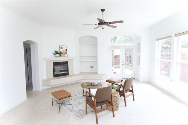 Dining room, Fireplace, Interior