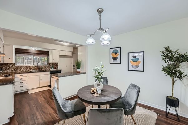 Dining room, Interior, Kitchen, Pendant Lights, Recessed Lighting, Wood Texture Flooring