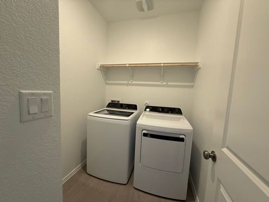 Interior, Washer, Wood Texture Flooring