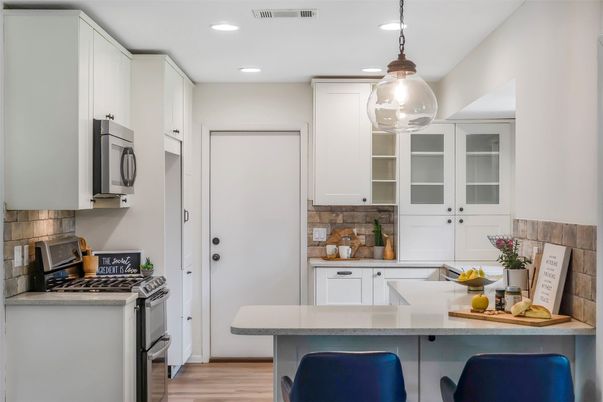 Interior, Kitchen, Pendant Lights, Recessed Lighting, Wood Texture Flooring