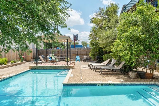 Exterior, Pool