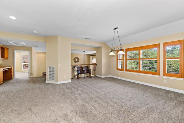 Empty room, Interior, Pendant Lights, Recessed Lighting