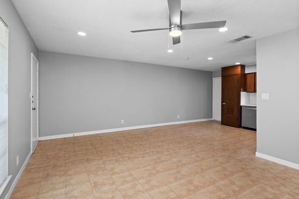 Empty room, Interior, Recessed Lighting