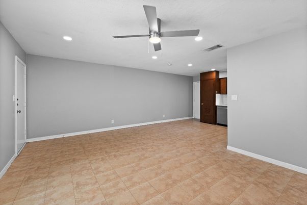 Empty room, Interior, Recessed Lighting
