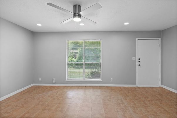 Empty room, Interior, Recessed Lighting