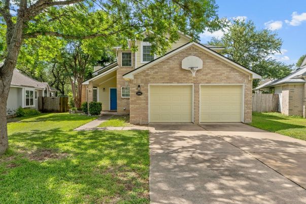 Attached, Exterior, Facade, Brick Facade, Ranch
