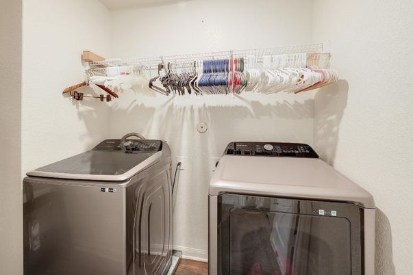 Interior, Washer, Wood Texture Flooring