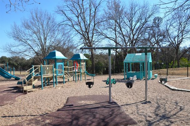 Backyard, Exterior, Playground