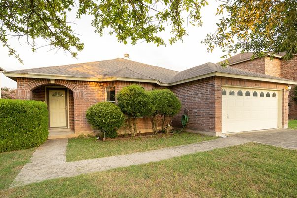 Attached, Exterior, Facade, Brick Facade, Ranch