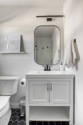 Bathroom, Dual Sink Vanities, Interior