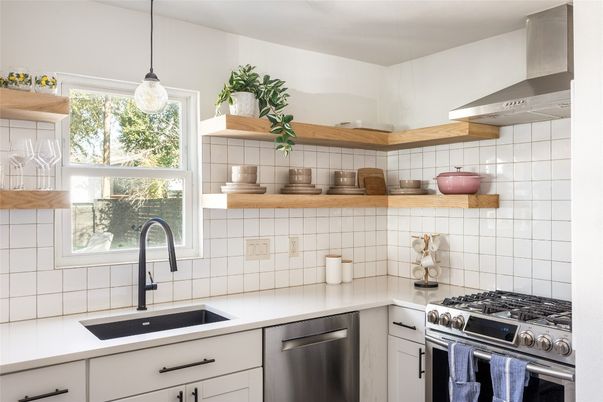 Interior, Kitchen, Pendant Lights, Stainless Steel Appliances