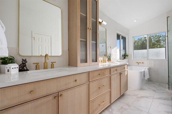 Bathroom, Dual Sink Vanities, Free Standing Baths, Interior, Marble, Recessed Lighting